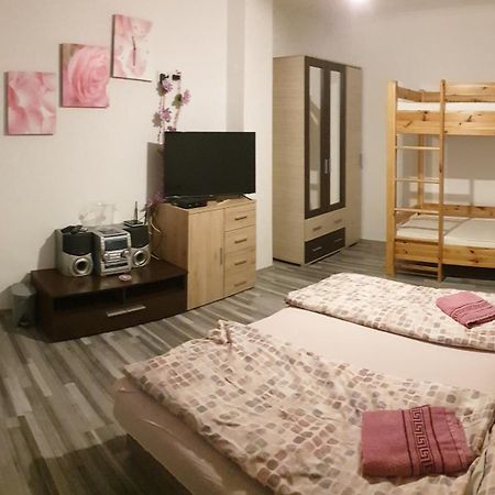 Grevia Apartmanok Poroszlo Ruang foto